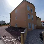 Noreli Apartman *